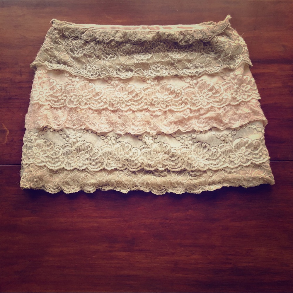 Silence + Noise Lace Skirt (Soft pink/Sage green)